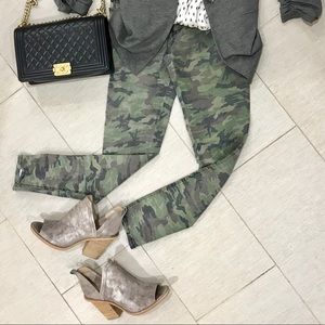 Women’s Camo Stretch Skinny Jeans